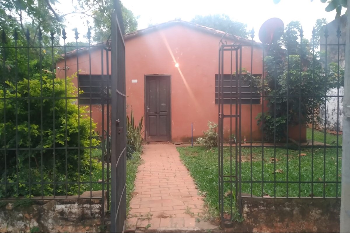 House for sale in Mora Kue, Luque