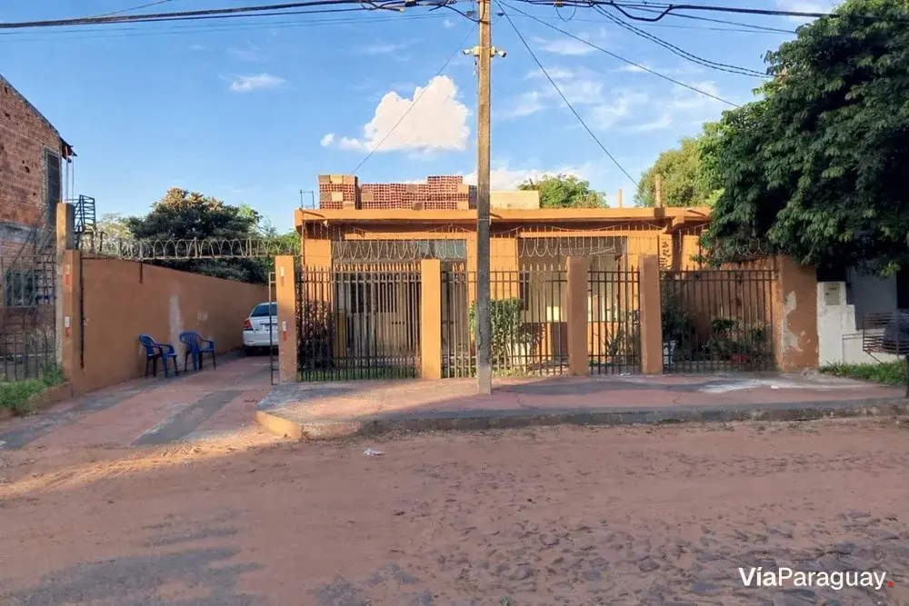 Casa en venta en Ñemby, barrio Caaguazú