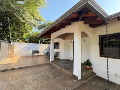 Casa en venta en Ñemby, barrio Centro