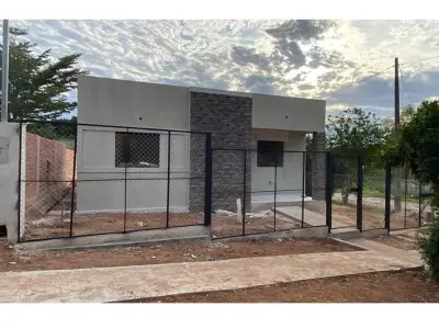 Casa à venda em Ñemby com 3 dormitórios