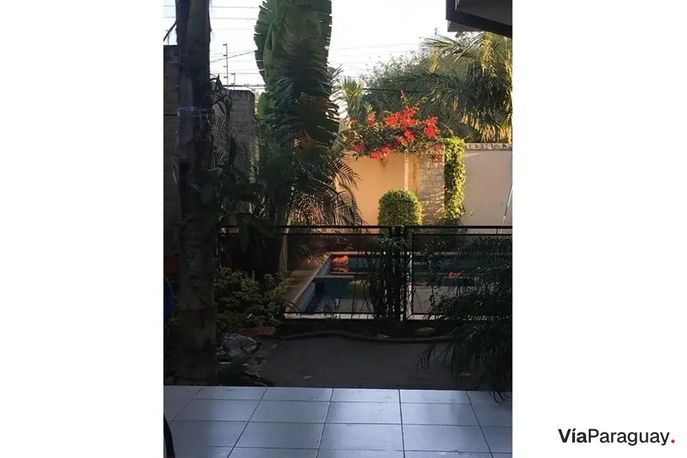 House for sale in Ñemby with 4 bedrooms and pool