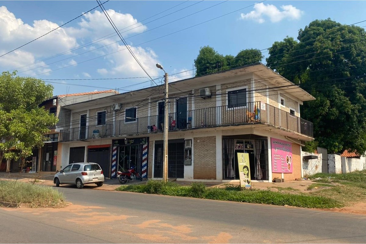 Casa en venta en Ñemby con vivienda y complejo de rentas
