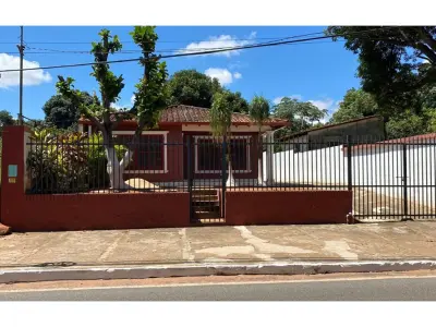 Casa en venta en Ñemby, Pai Ñu, uso comercial o mixto