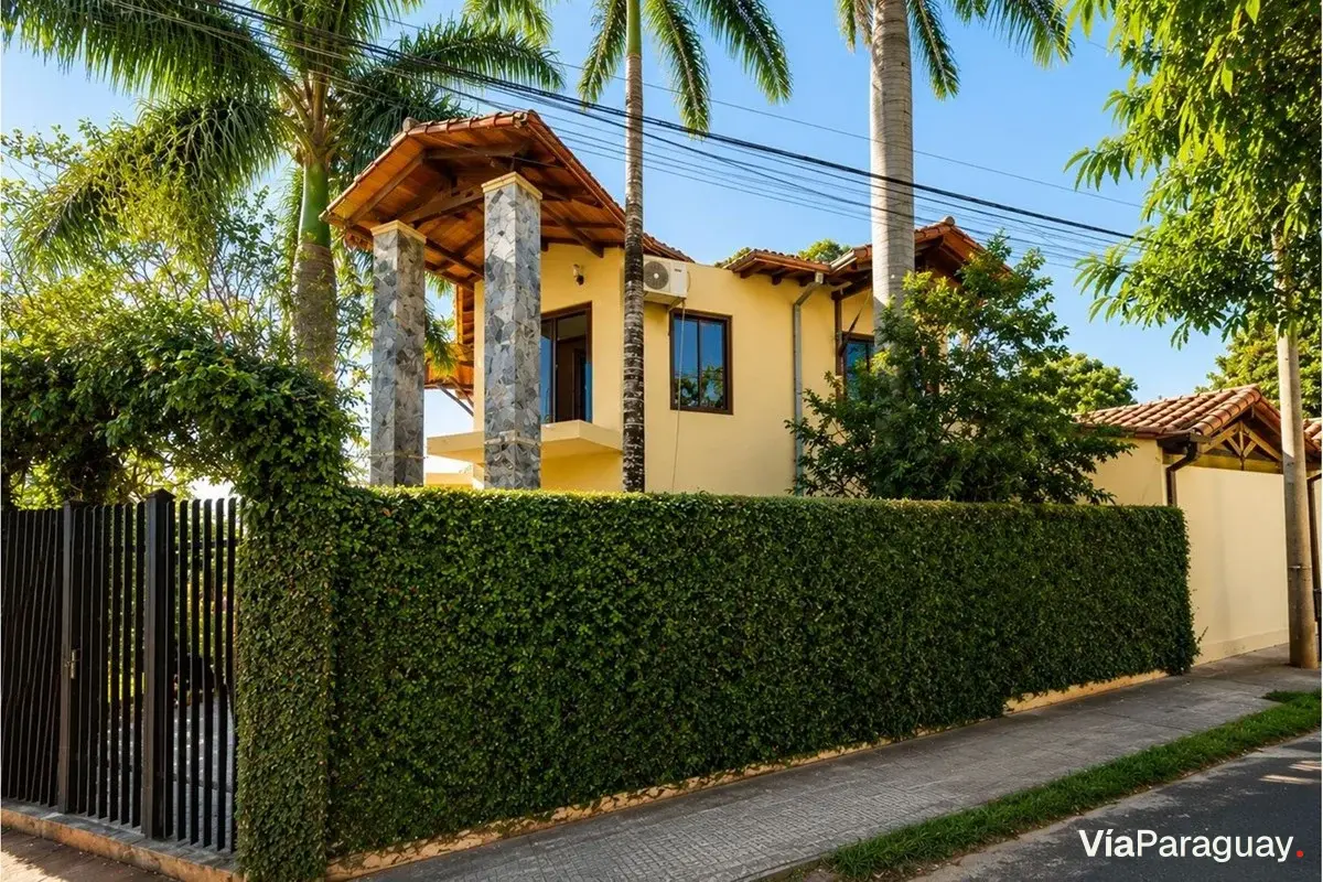 Casa à venda em Ñemby, região de Pa'i Ñu