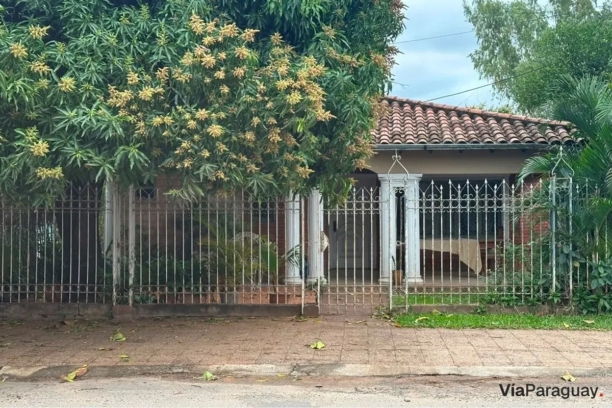 House for sale in Orilla del Campo Grande, Fernando de la Mora