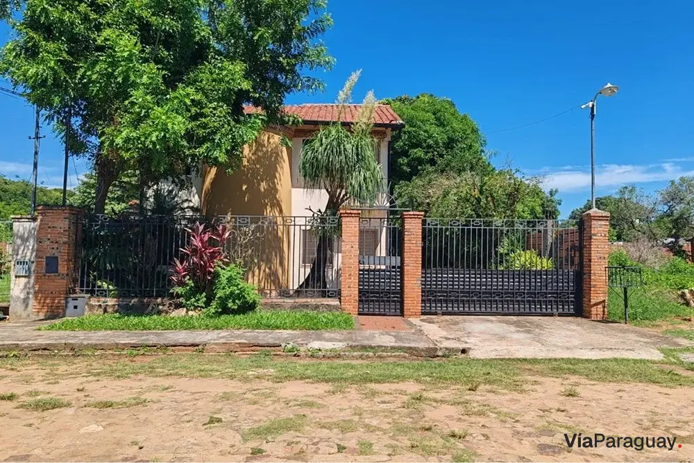 Casa à venda em Palma Loma, Luque, 5 dormitórios
