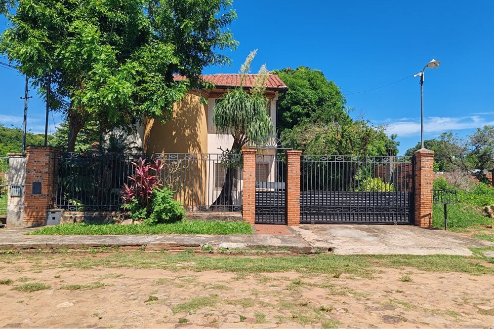 Casa à venda em Palma Loma, Luque, 5 dormitórios