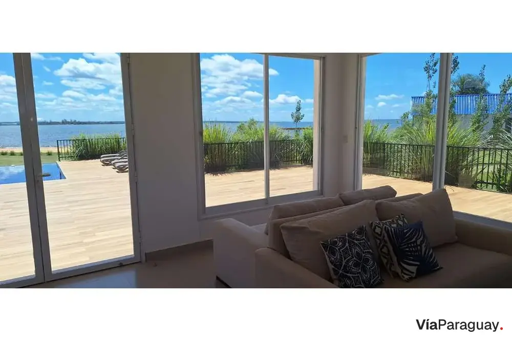 Casa à venda no Paraqvaria Aero & Marina Country Club