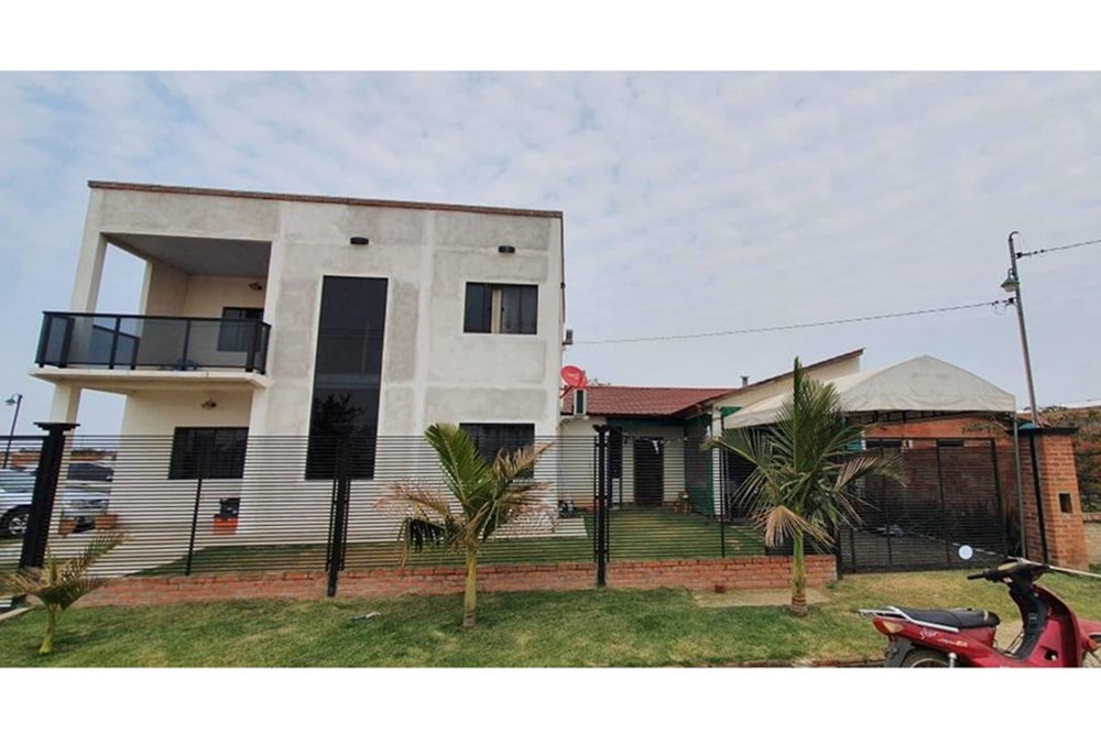 Casa à venda em Pilar, Ñeembucú, com jardim