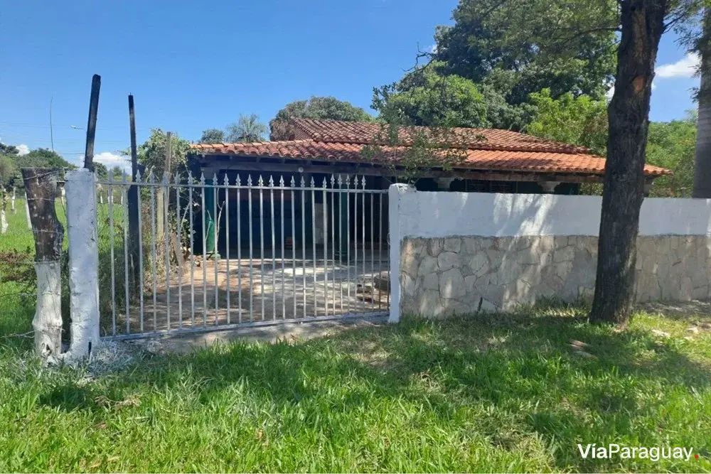 Casa à venda em Piquete Cue, Limpio