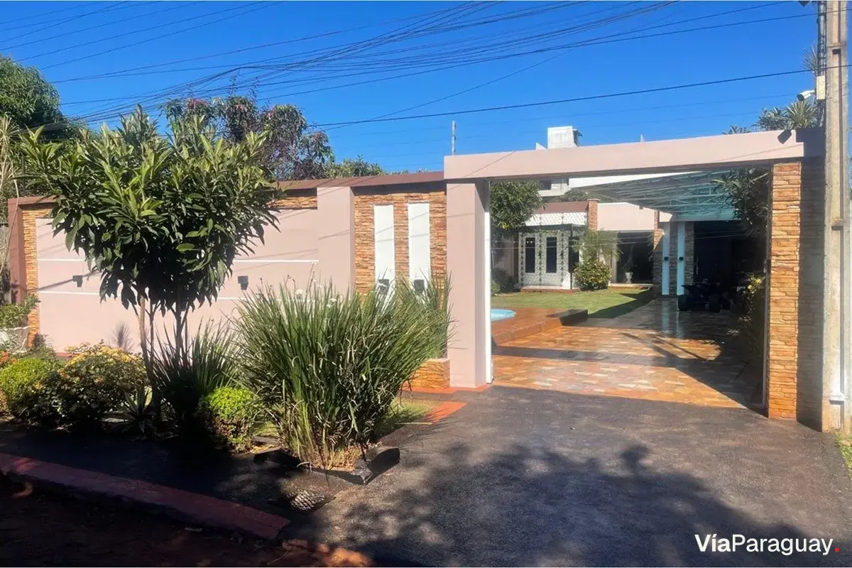 Casa à venda em Presidente Franco com 3 dormitórios