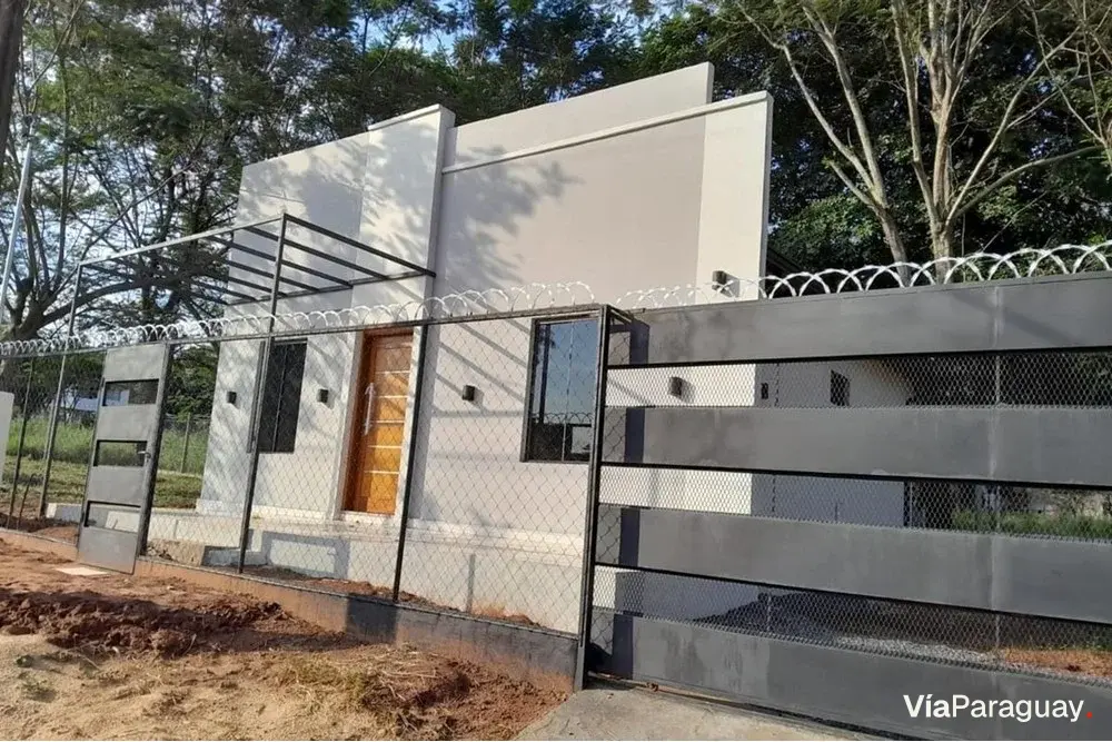 House for sale in Presidente Franco, Km 6 Monday