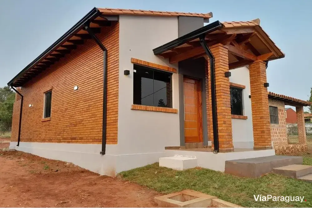 House for sale in Presidente Franco, Km 6 Monday