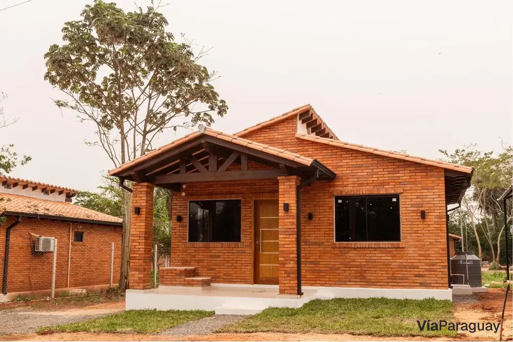 House for sale in Presidente Franco, Km 6 Monday