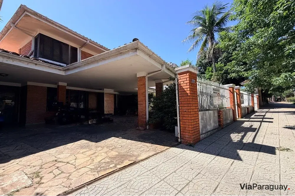 Casa à venda em Recoleta, Assunção, com 5 dormitórios