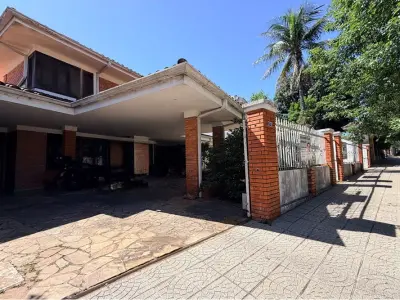 Casa à venda em Recoleta, Assunção, com 5 dormitórios