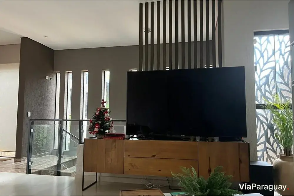 Casa à venda em Recoleta, Assunção, com 6 dormitórios