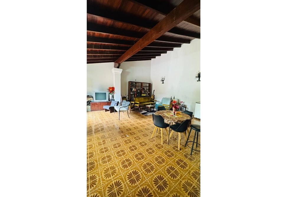Casa à venda no Republicano, Assunção, com piscina