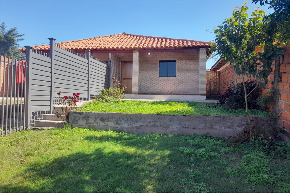 Casa à venda em Rosa Mística, Mariano Roque Alonso