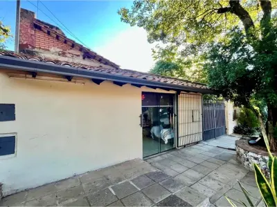 Casa en venta en Sajonia, Asunción, con 4 dormitorios