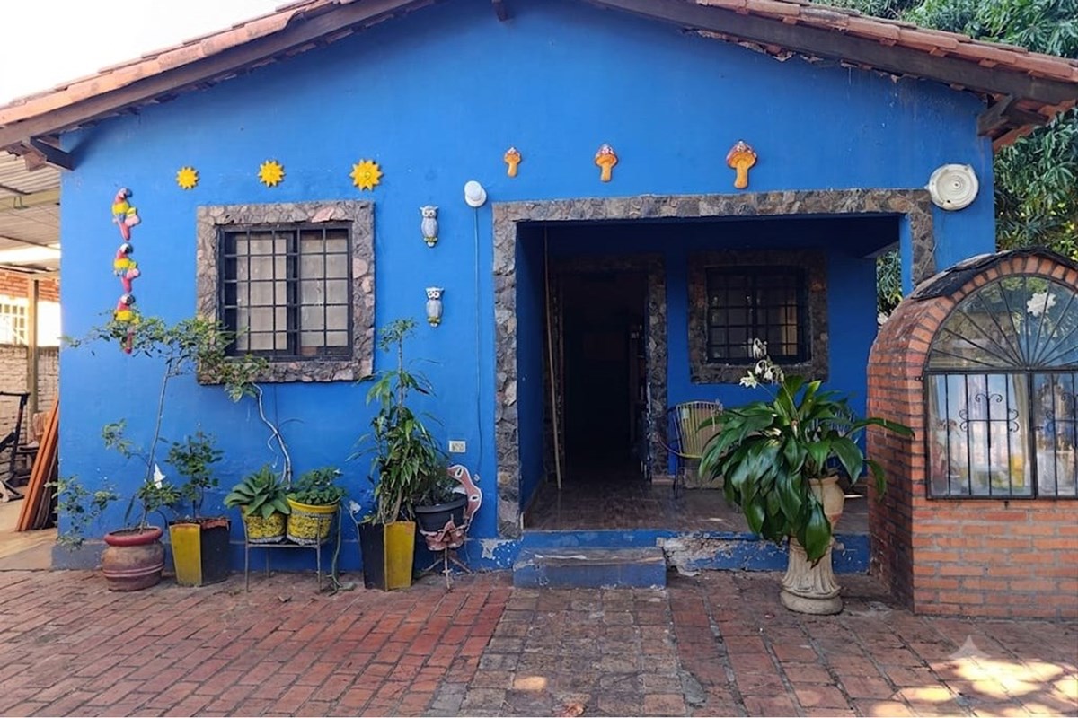 House for sale in Salinas, Ñemby, with 4 bedrooms