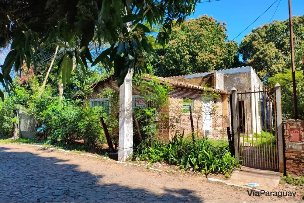 House for sale in San Antonio, Lambaré