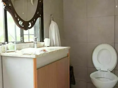 Casa à venda em San Bernardino — 245 m² com piscina e quincho