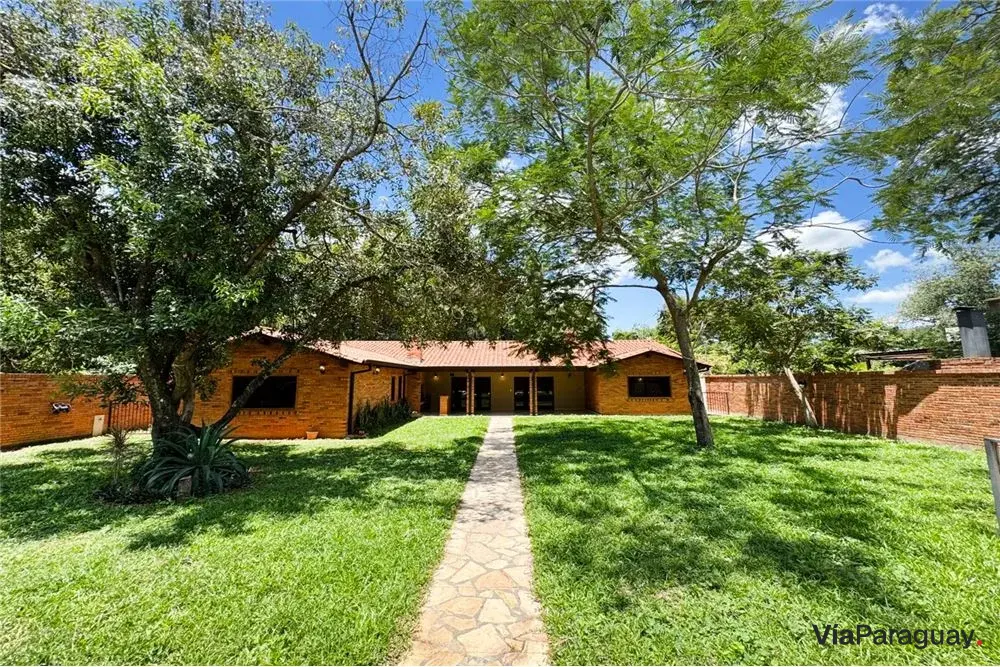 Casa à venda em San Bernardino, bairro Colón
