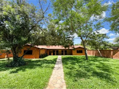 Casa à venda em San Bernardino, bairro Colón