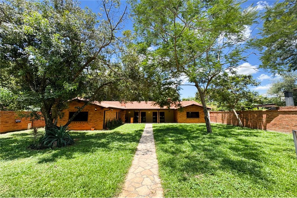 Casa à venda em San Bernardino, bairro Colón