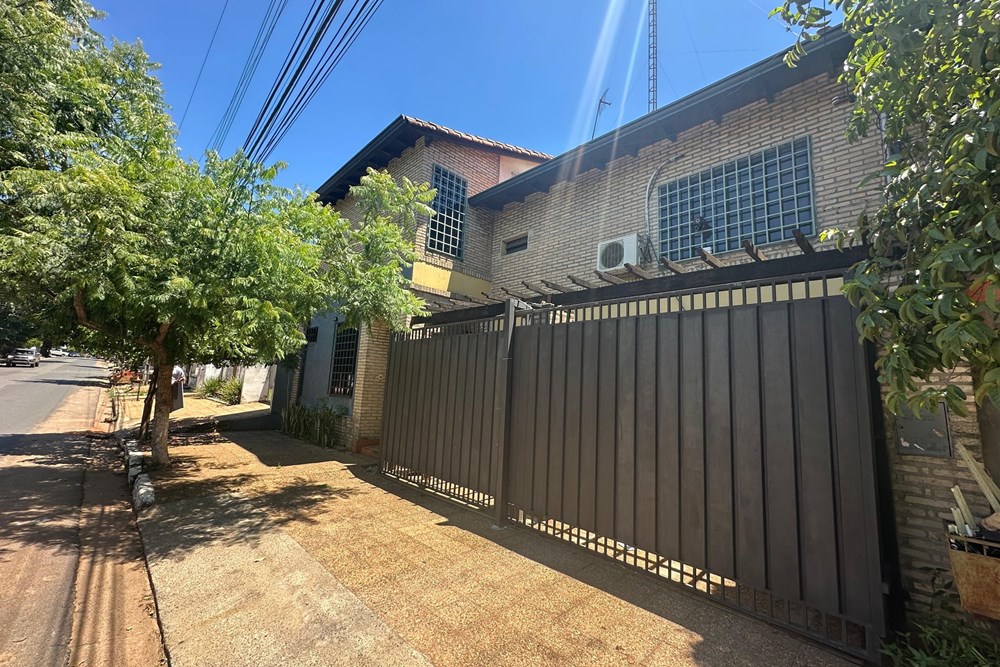 Casa en venta en San Lorenzo, Barcequillo, con 6 dormitorios