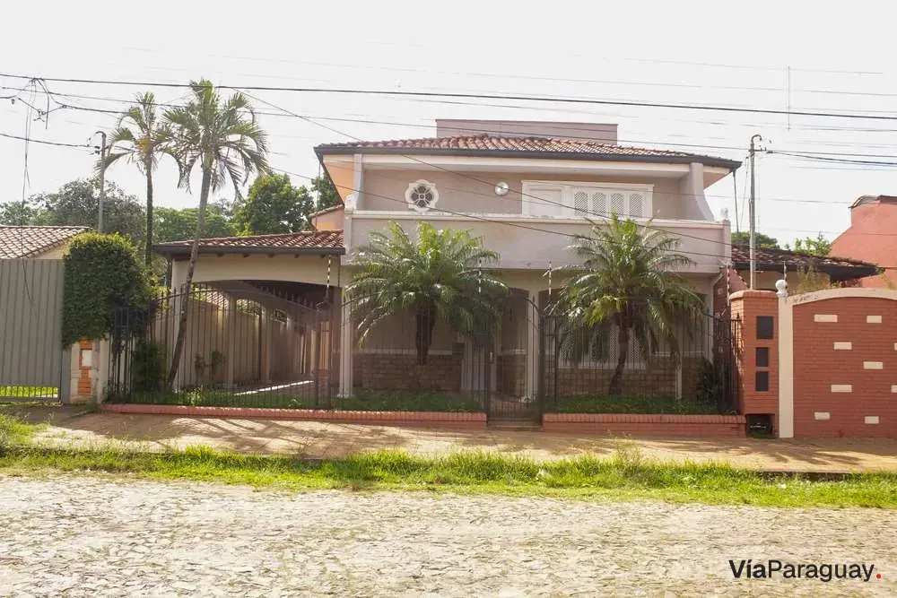 Casa à venda em San Lorenzo com 5 dormitórios