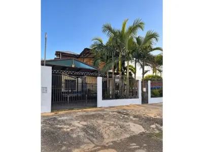 Casa à venda em San Lorenzo com jardim e piscina