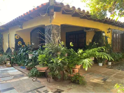 Casa en venta en San Lorenzo, zona Palacio de Justicia