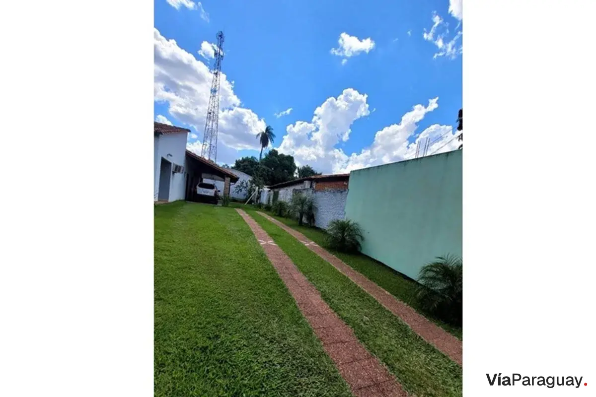 Casa à venda em San Luis, San Lorenzo, com jardim e quincho