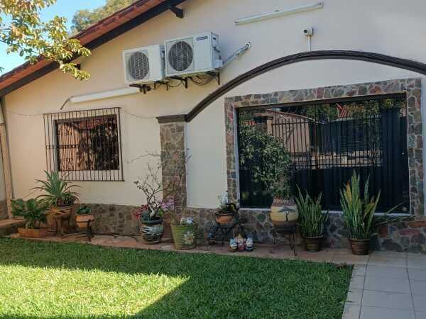 Casa à venda em San Roque González, Lambaré