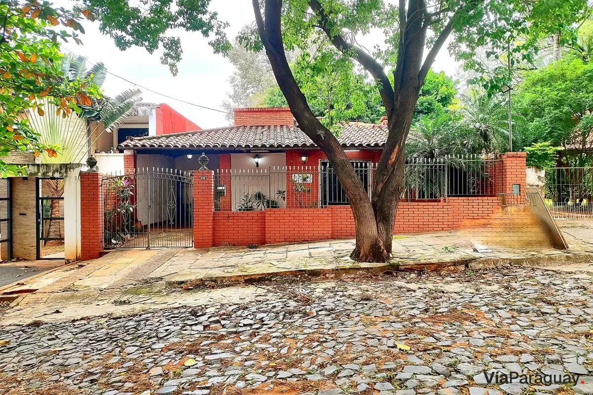 House for sale in San Vicente, Asunción
