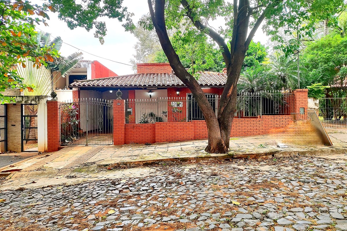 House for sale in San Vicente, Asunción