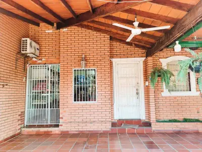 Casa à venda em San Vicente, Assunção