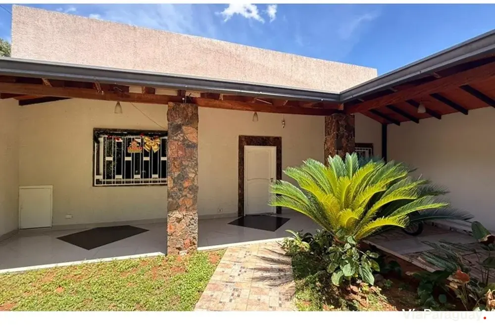 Casa en venta en San Vicente, Asunción, con 6 dormitorios
