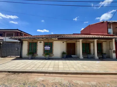 Casa en venta en San Vicente, Asunción – terreno 820 m²