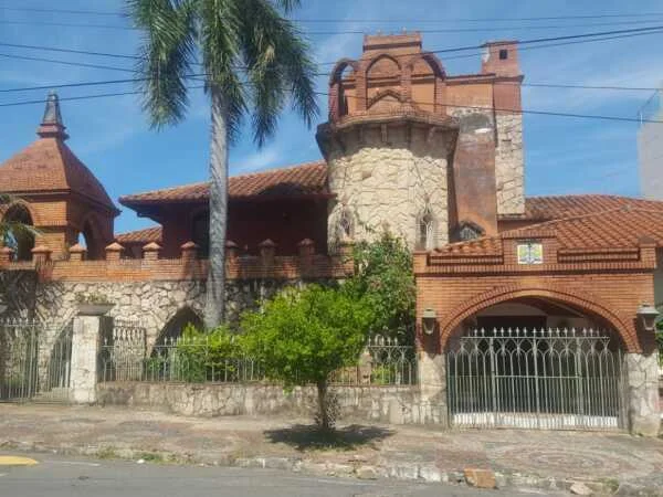 Casa à venda em Santa Librada, Assunção — 700 m² construídos