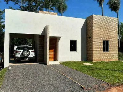 Casa en venta en Santa Librada, Ñemby — 75 m²