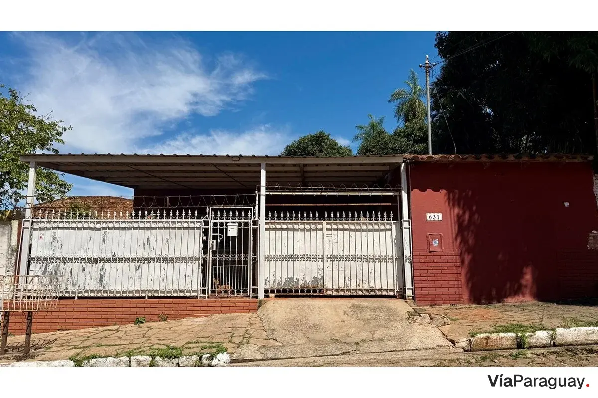 Casa en venta en Santa Lucía, Lambaré, con 3 dormitorios