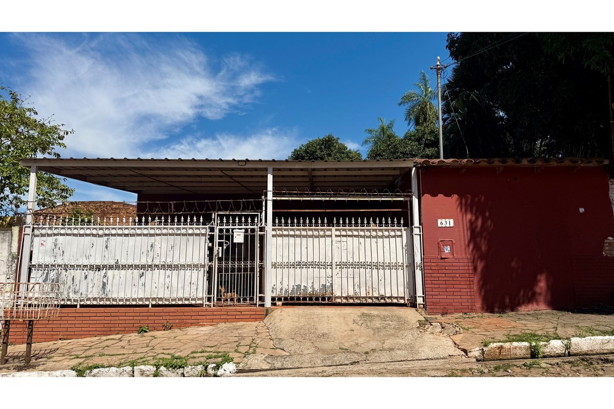 Casa en venta en Santa Lucía, Lambaré, con 3 dormitorios