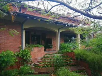 Casa à Venda em Santo Domingo, Assunção