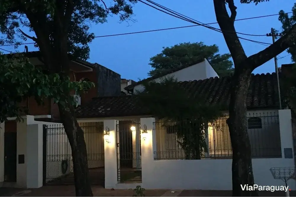 House for sale in Tembetary, Asunción