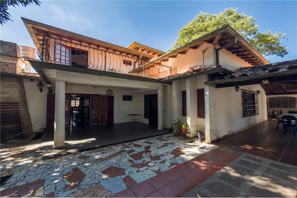 Casa à venda em Terminal, Assunção, com 11 dormitórios