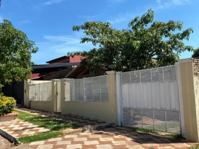 Casa en venta en Tres Bocas, Fernando de la Mora – 4 dormitorios