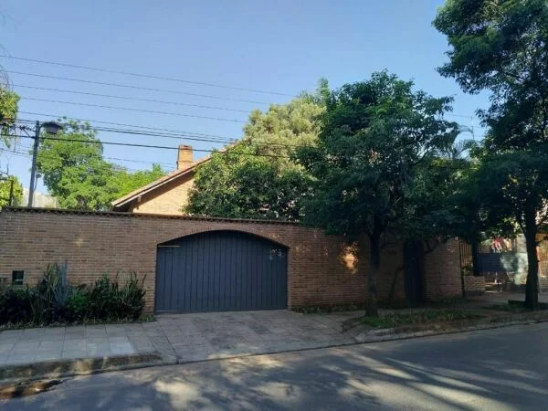 Casa en venta en Valle Apua, Lambaré — 900 m² de terreno